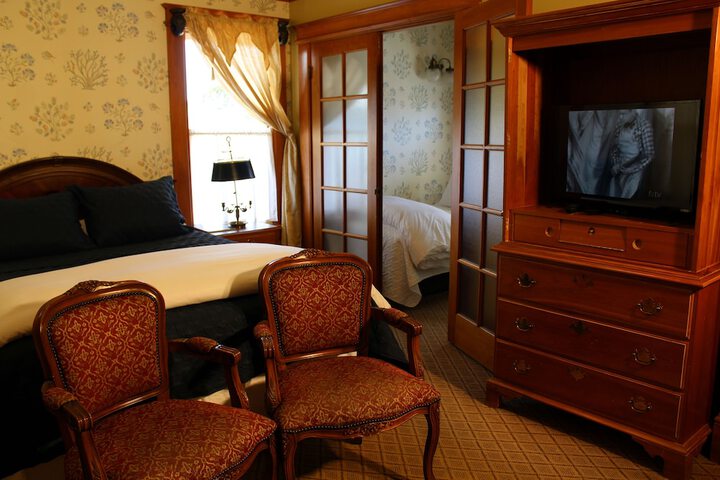 Room 64 of 85