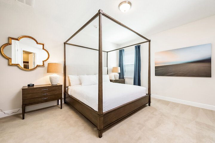 Room 344 of 705