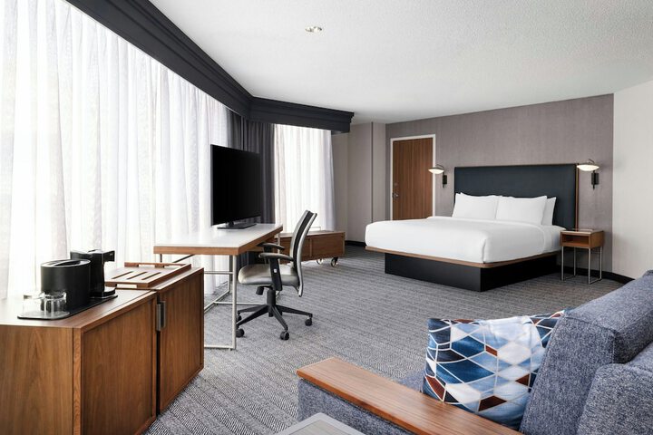 Courtyard by Marriott Charlotte City Center