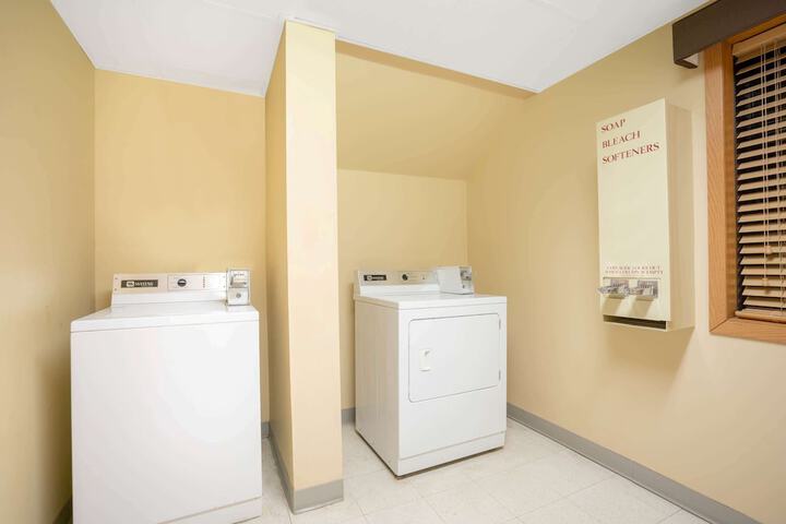 Room 8 of 20