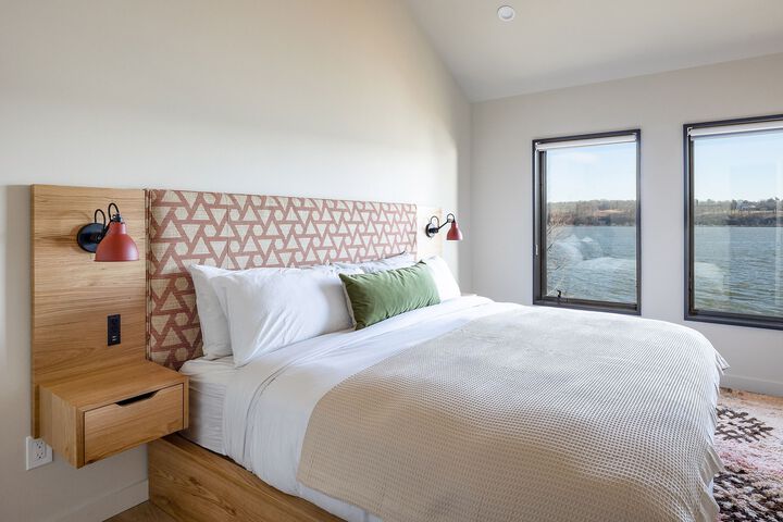 Hudson River Way by Woodstock Way Hotel