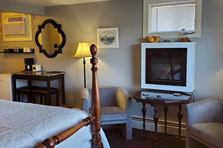 Room 17 of 64