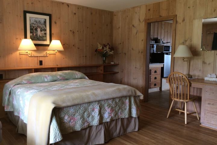 Room 27 of 40