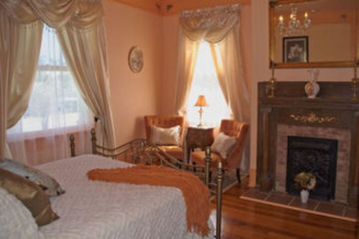 Butterfly Mansion Bed & Breakfast No Pets Allowed