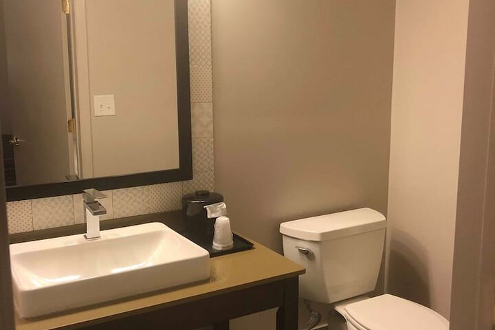 Room 14 of 33