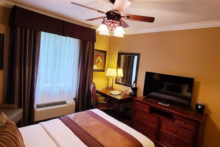 Room 34 of 51
