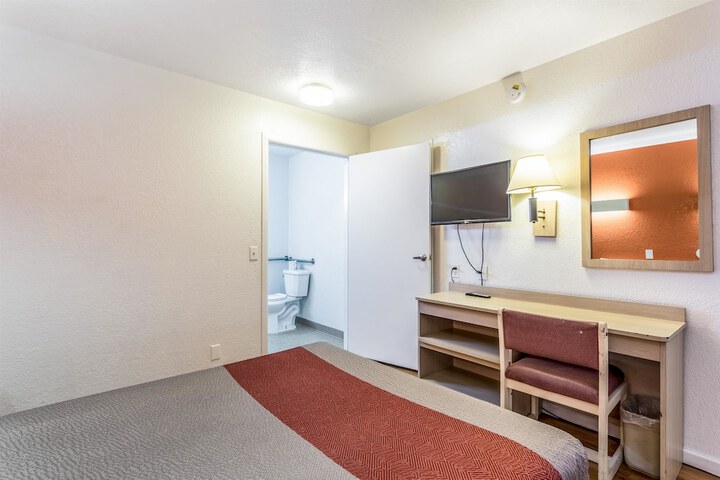 Room 30 of 40