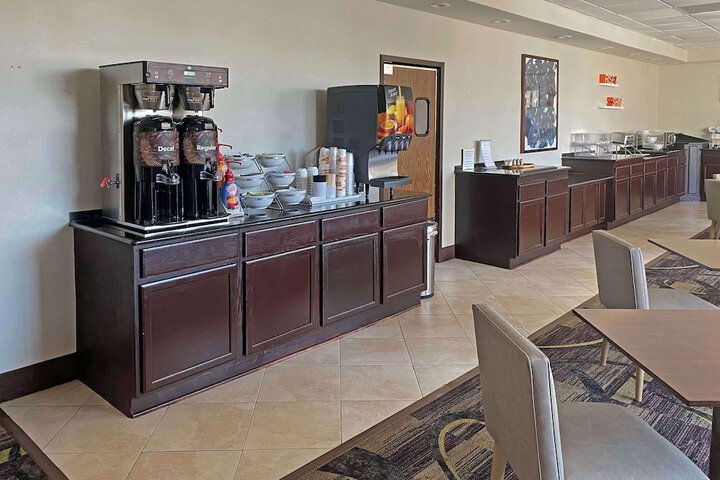 Breakfast/Coffee Service 62 of 72