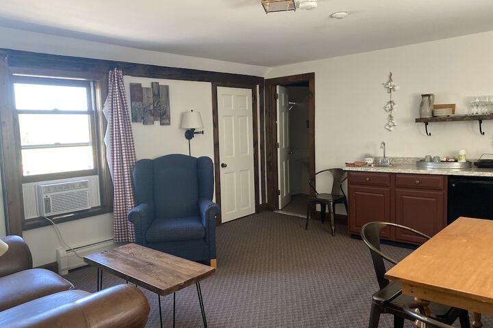 Room 160 of 294