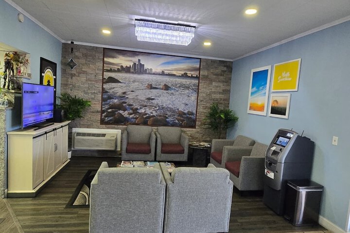 Travelodge by Wyndham Livonia / Canton/Novi Detroit Area