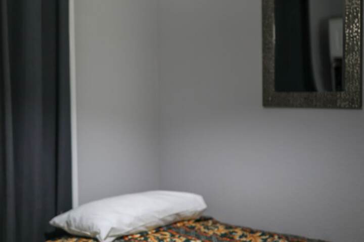 Room 29 of 38
