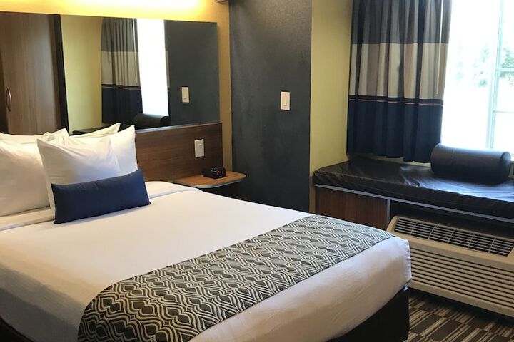 Microtel Inn & Suites by Wyndham Columbus / Near Fort Benning