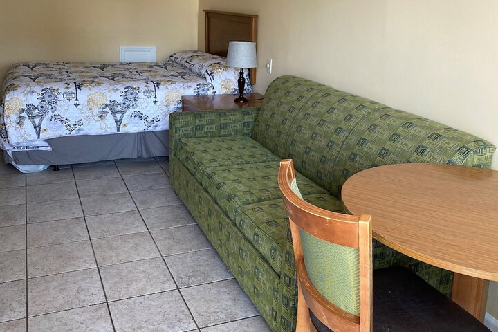 Room 30 of 34