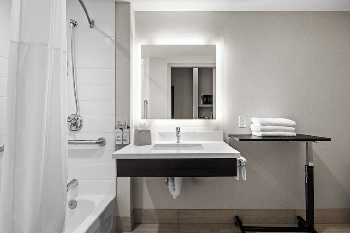 Holiday Inn Express Sunnyvale - Silicon Valley by IHG