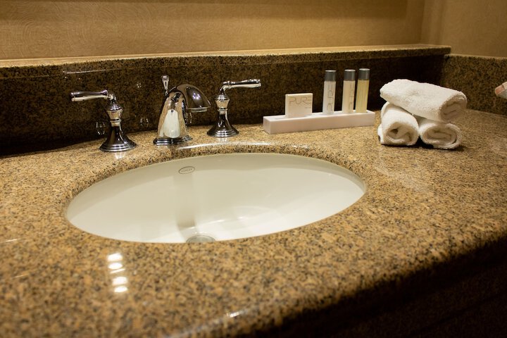 Isle Casino Hotel Waterloo - a Caesars Rewards Destination