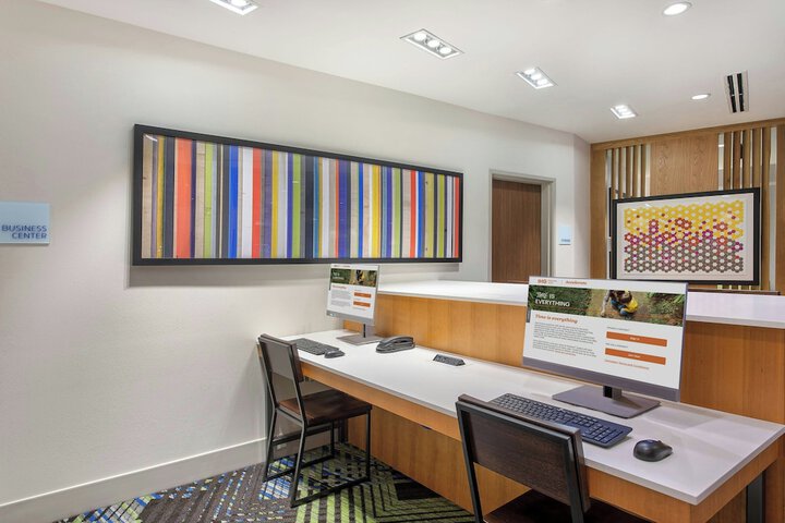 Holiday Inn Express & Suites La Grange by IHG