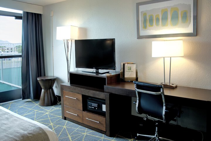 Room 33 of 67