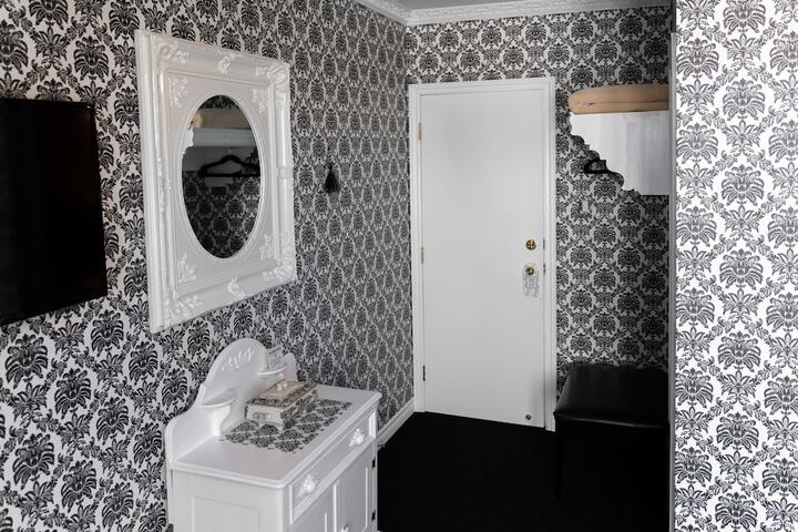 Room 88 of 103