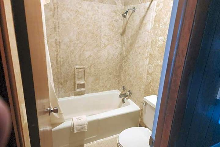 First Inn by OYO Quinter Hwy 70