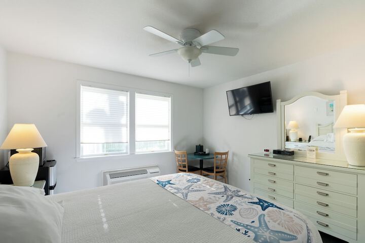 Ocracoke Harbor Inn