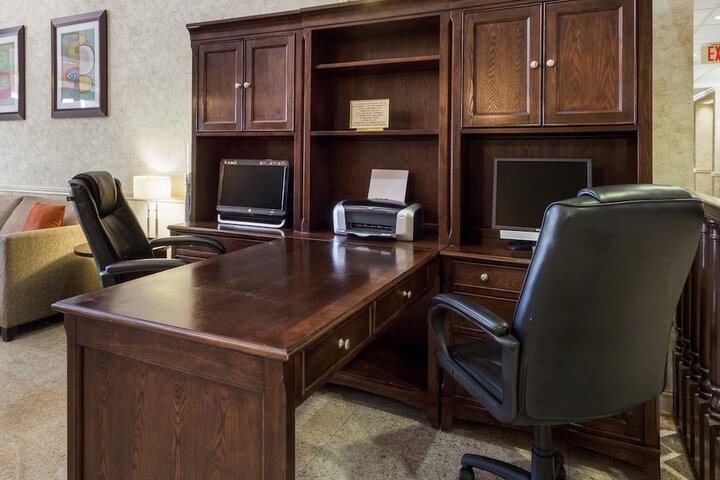 Business Center 50 of 54