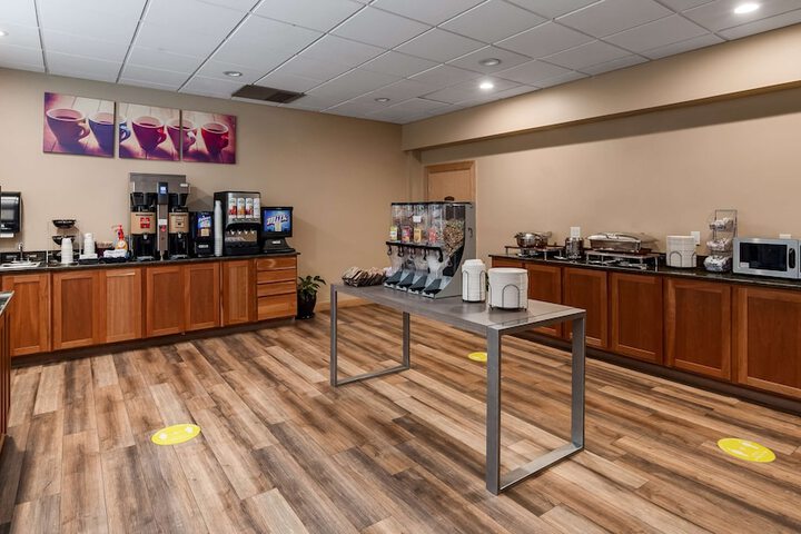 Best Western Plus Windjammer Inn & Conference Center