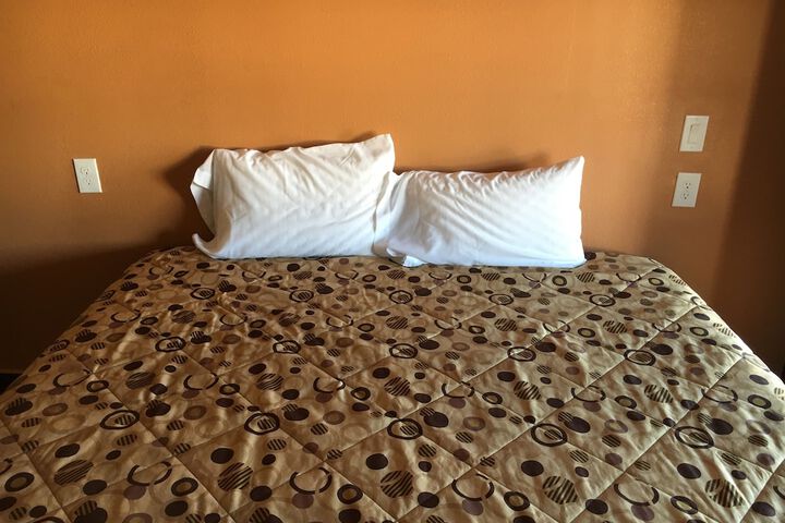 Room 15 of 19