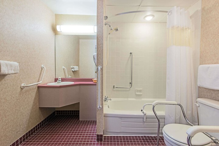 Room 20 of 47