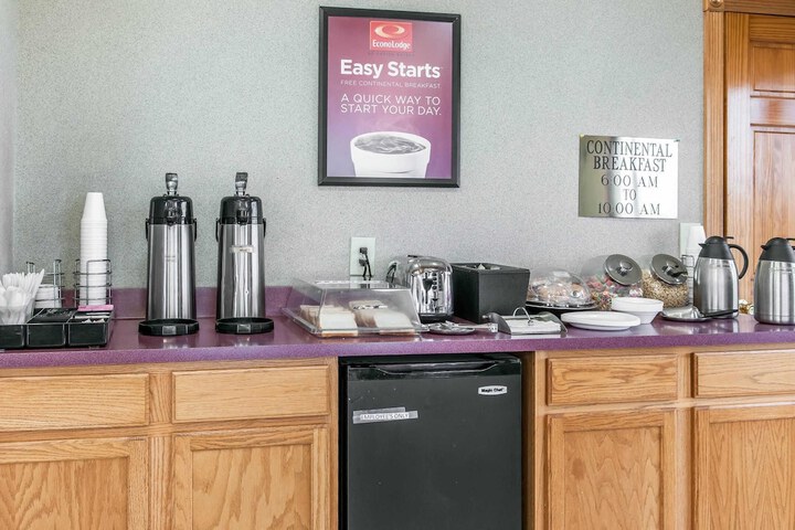 Breakfast/Coffee Service 43 of 50