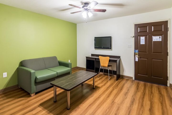 Room 22 of 32