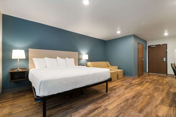 Room 14 of 32