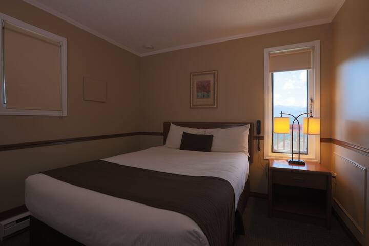 Room 25 of 59