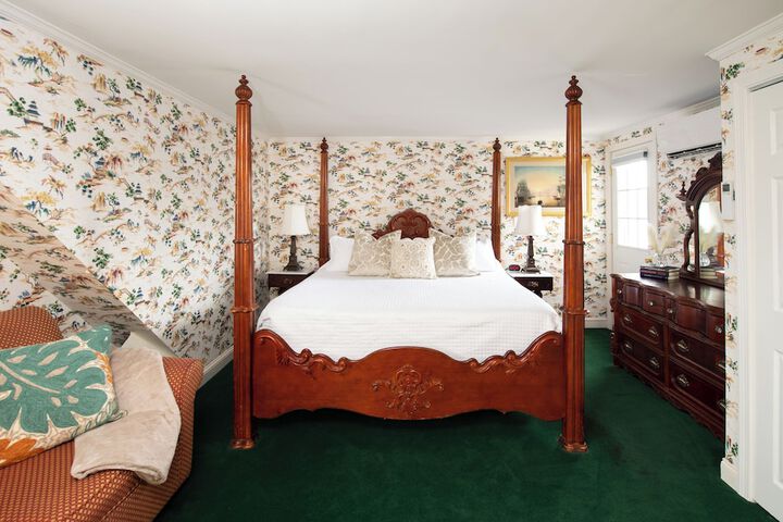 Room 107 of 156