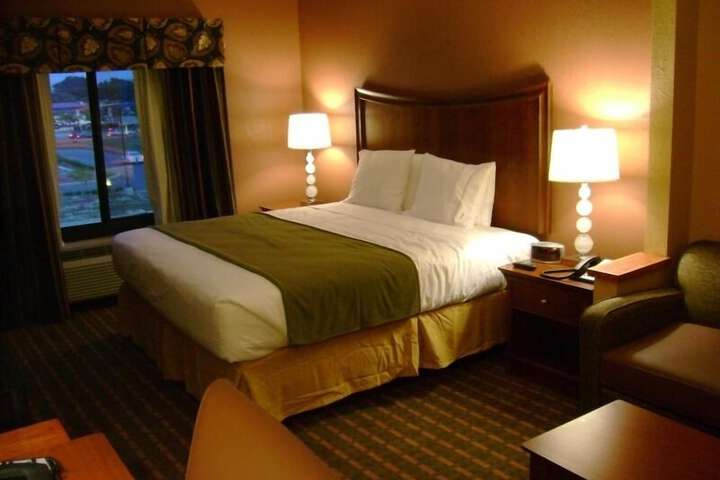 Room 14 of 34