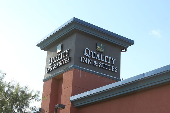Quality Inn & Suites at the Outlets Mercedes / Weslaco