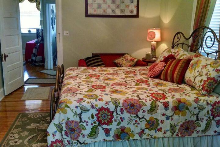 Sandstone Street Bed and Breakfast