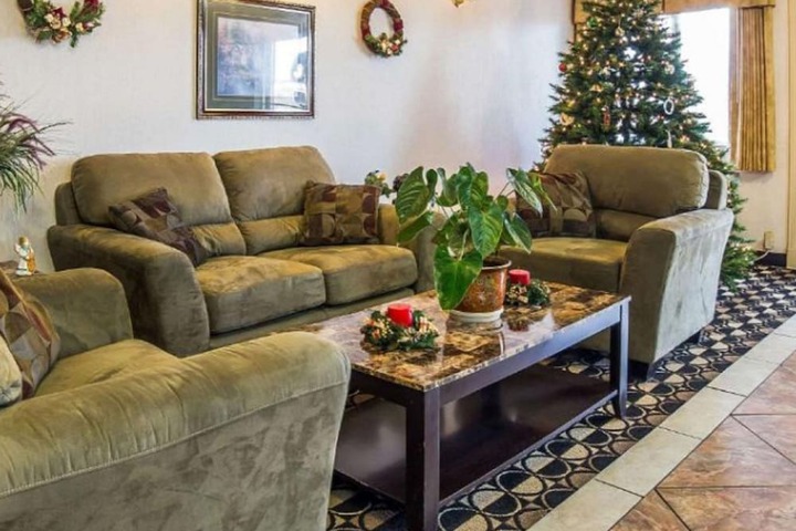 FairBridge Inn & Suites Sunnyside