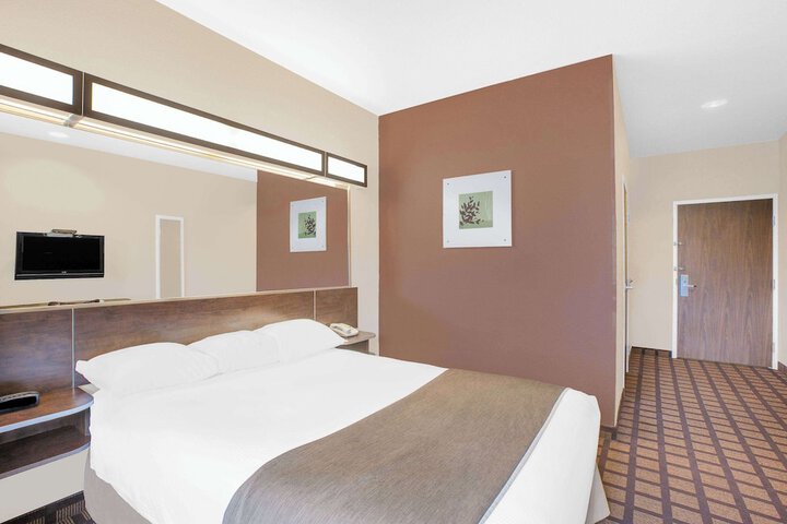 Room 16 of 22