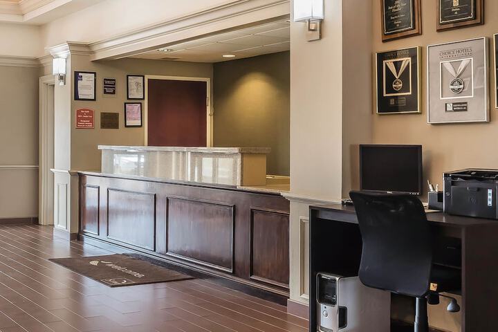 Hotel 2 of 43