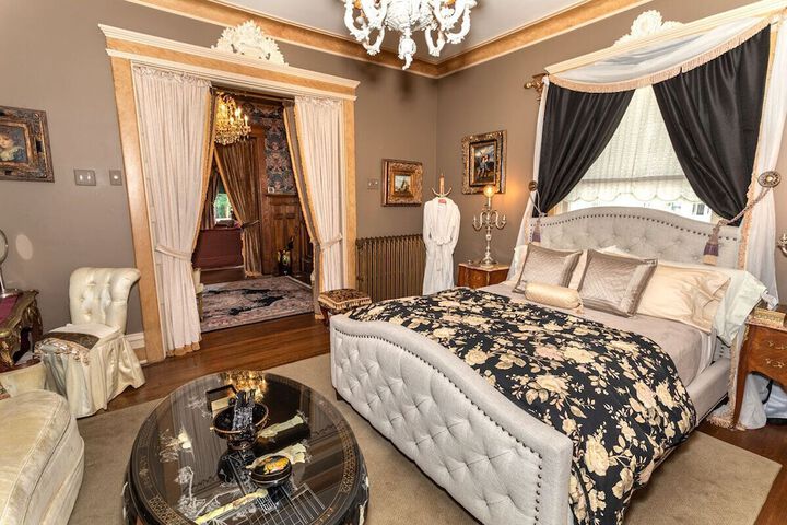 Room 32 of 160