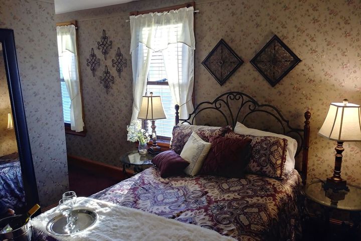 Room 52 of 60