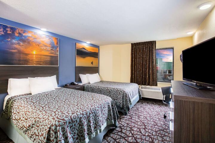 Room 12 of 26