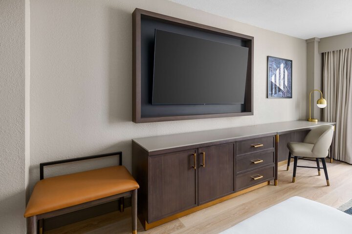 Room 18 of 42