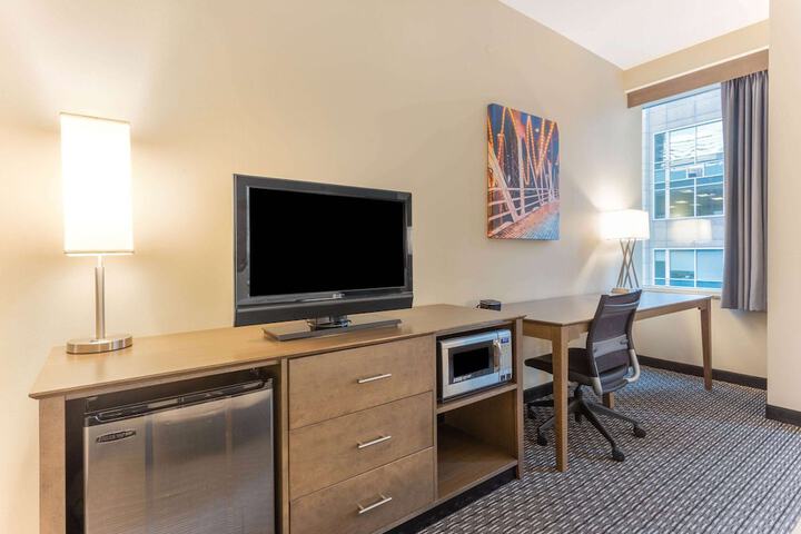 Room 46 of 68