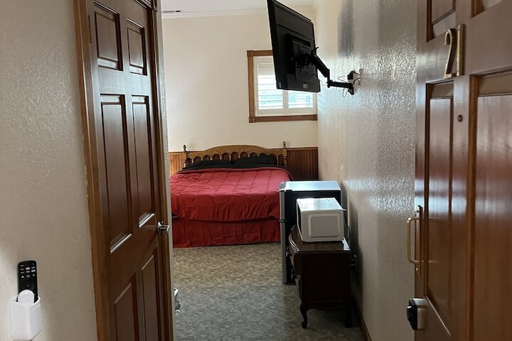Room 10 of 74
