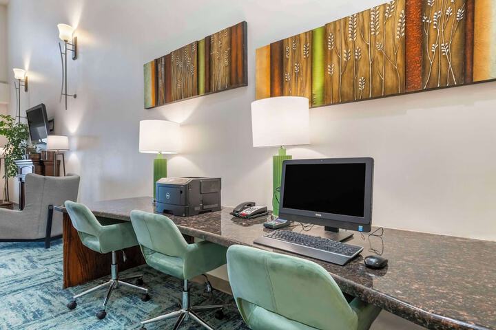 Business Center 29 of 29