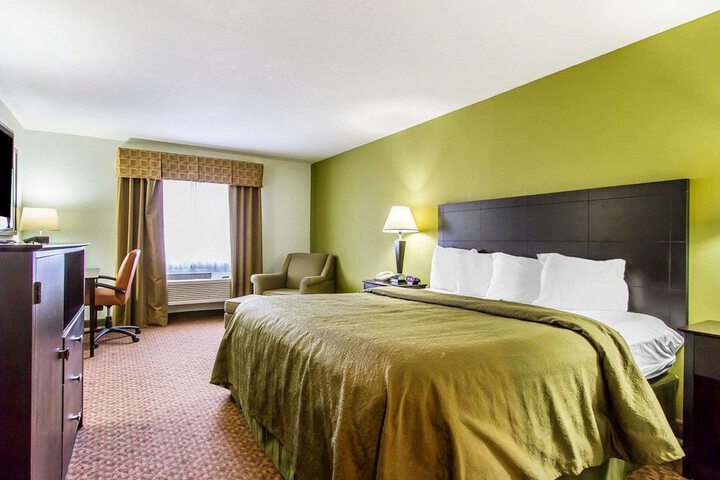 Room 17 of 32
