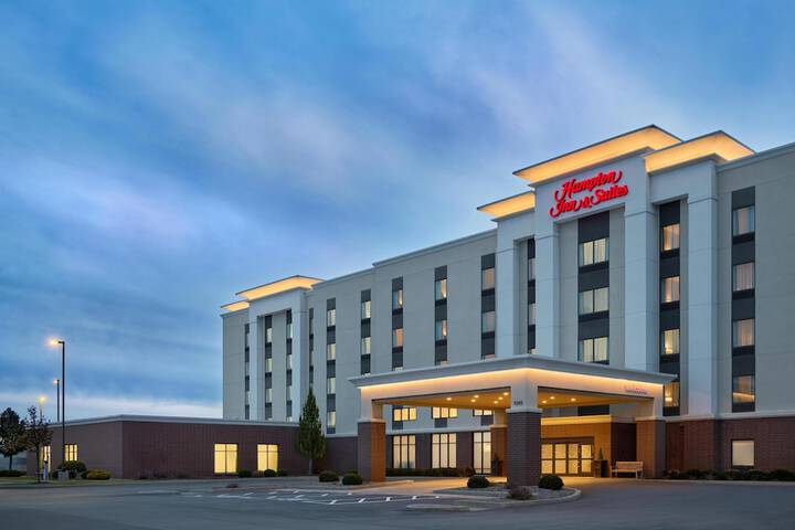 Hampton Inn & Suites Syracuse North Airport Area
