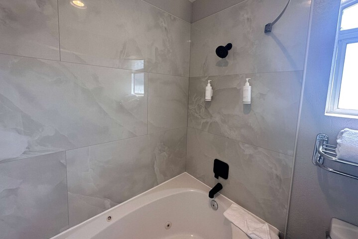 Room 15 of 22