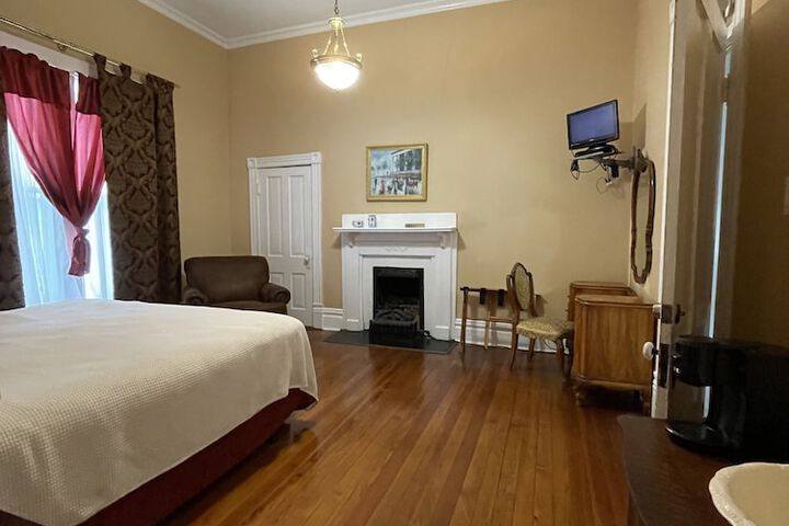 Room 42 of 57